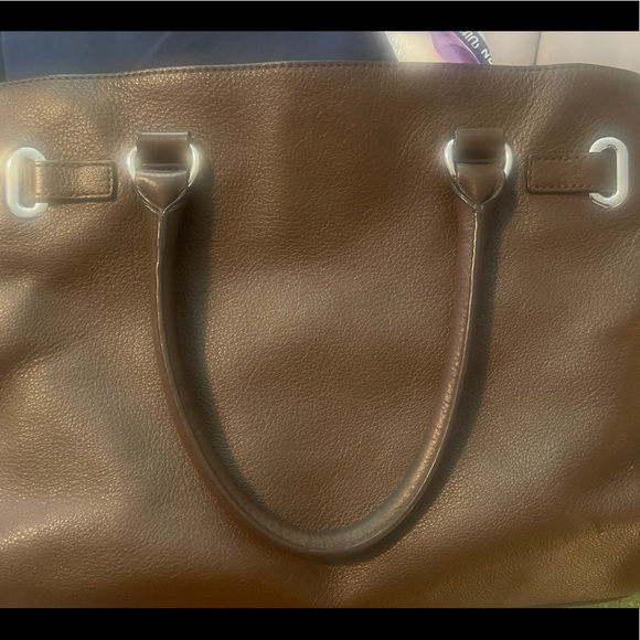 Michael Kors East West Hamilton Bag - Picture 6 of 15